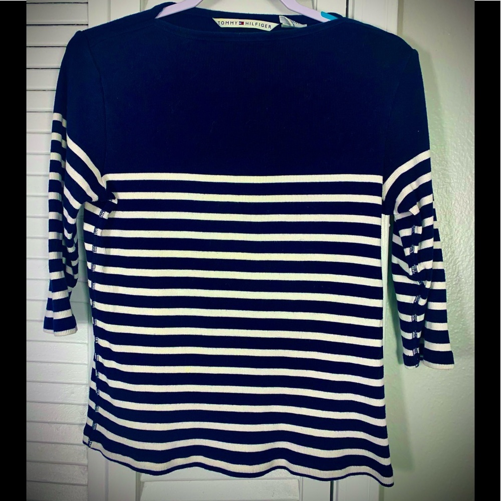 Tommy Hilfiger Sweater Size Medium